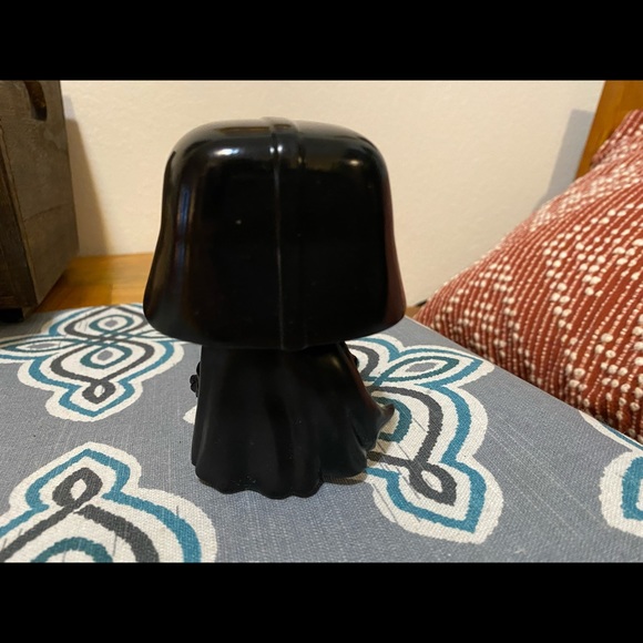 Darth Vader Funko pop - Picture 2 of 4
